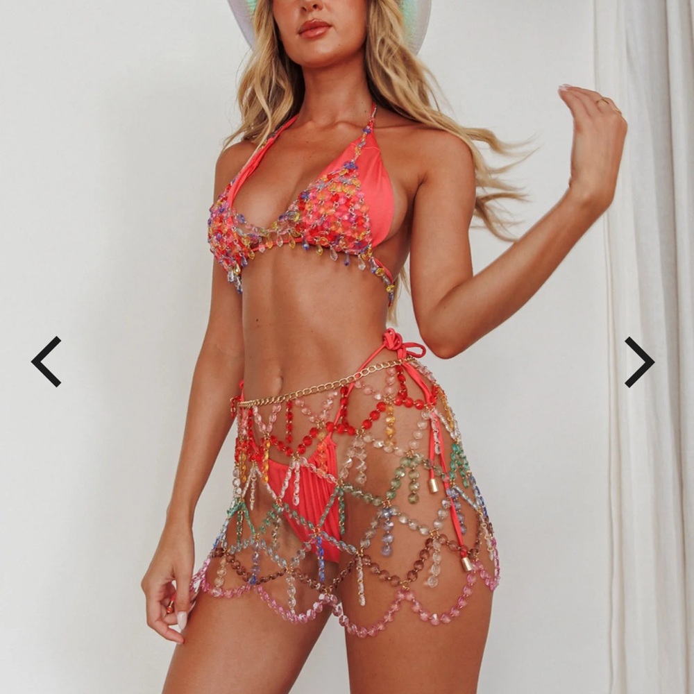 Selfie Leslie Chasing Rainbows Body Chain